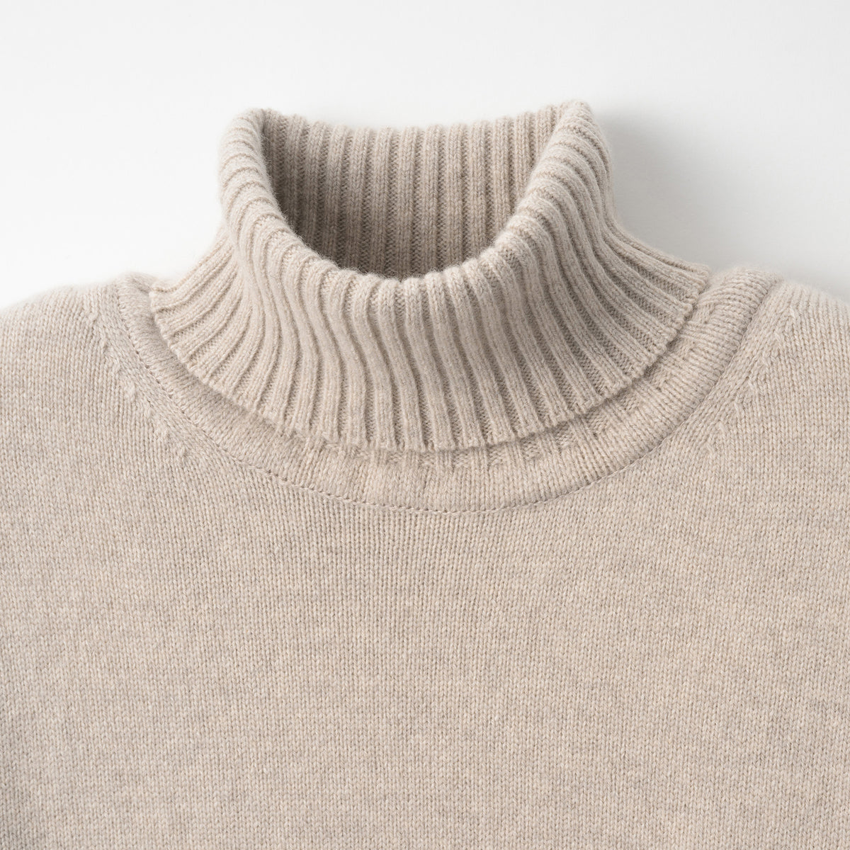 CASHMERE SILK WOOL TURTLENECK