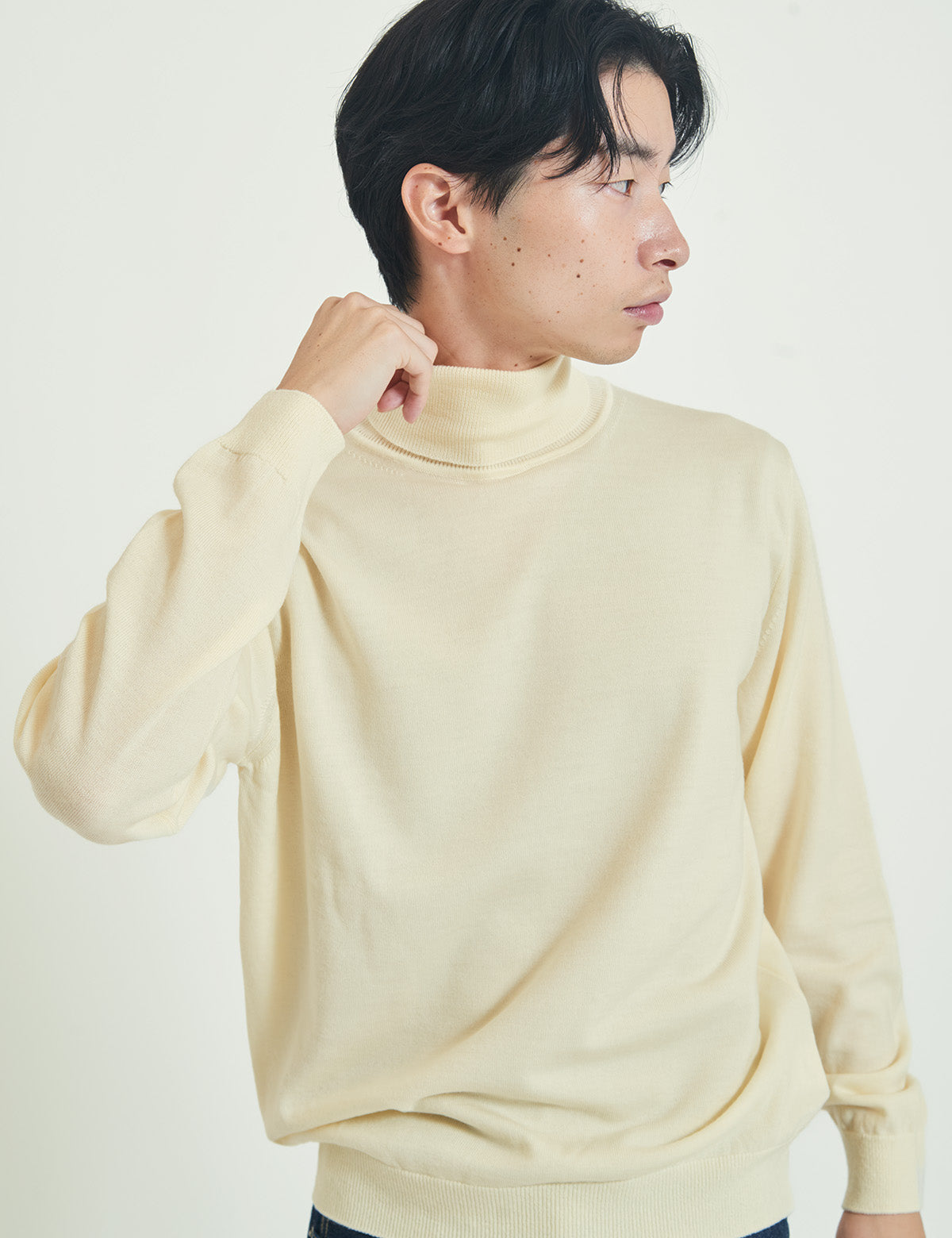 12G Lightweight Merino Wool Turtleneck
